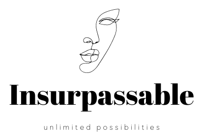 Insurpassable schwarzes Logo vor transparentem Hintergrund